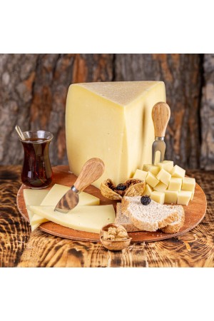 Eski Kaşar 1 Yıllık 1 KG | Doğal Kars Lezzeti&hellip;